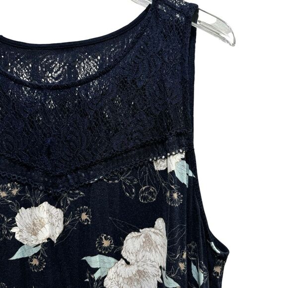 Torrid Navy Floral Lace Inset Tank Size 3 - Picture 4 of 7